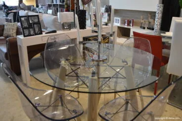 Housit – Mesa cristal