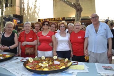 Día de los Mayores en las Fiestas de Dénia – Los mayores preparan sus paellas