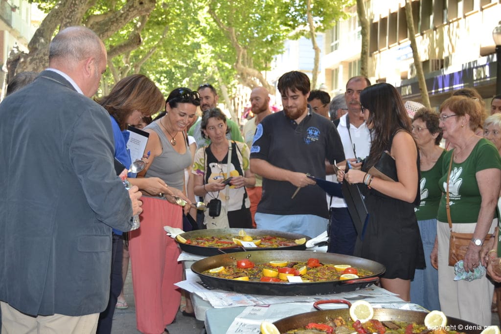 Los mayores protagonizaron una nueva jornada de fiestas de Dénia 1 Día de los Mayores en las Fiestas de Dénia - Jurado