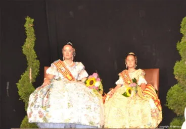 Carla Petrie y Candela Pastor en el Día del Fallero