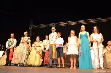Cargos 2014 y 2015 de la Falla Saladar en el Día del Fallero