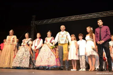 Cargos 2014 y 2015 de la FallaCamp Roig en el Día del Fallero