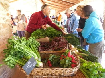 35 productores ofrecen sus productos