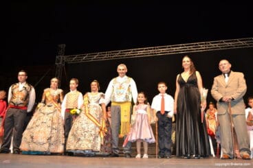 Cargos 2014 y 2015 de la Falla Les Roques en el Día del Fallero