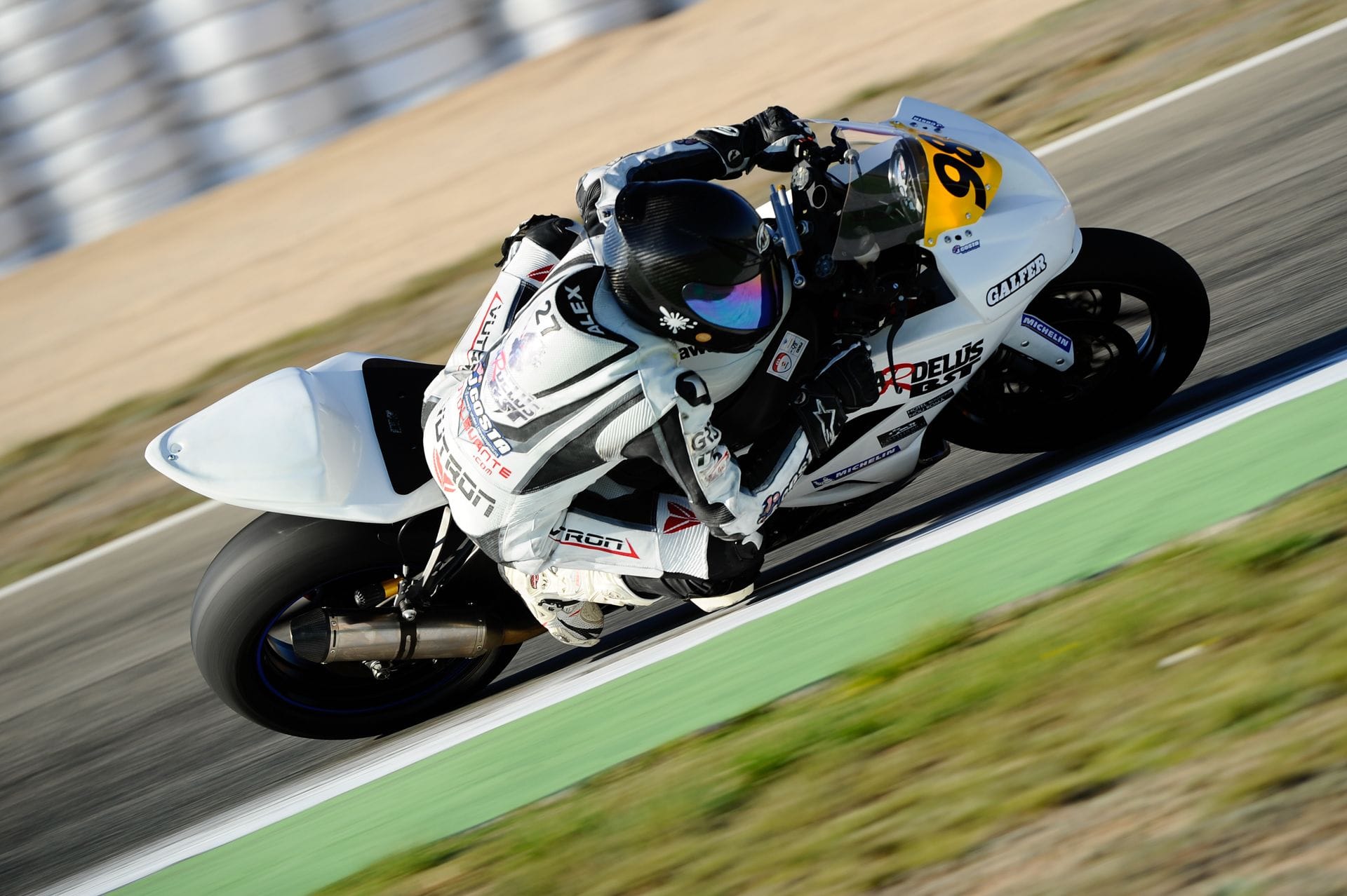 Alex Sirerol pilotando en el trazado de Albacete