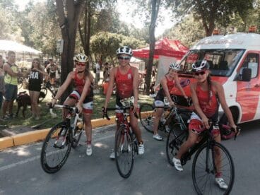 Andrea Fernández amb les seues companyes del CT Huracán València