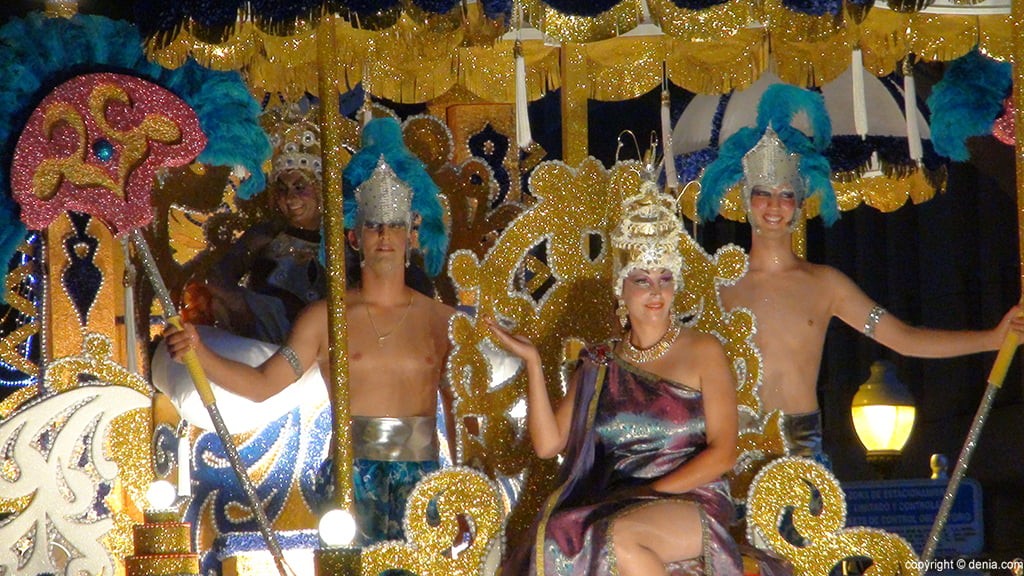 Carroza Falla Roques, ganadora Desfile 2014