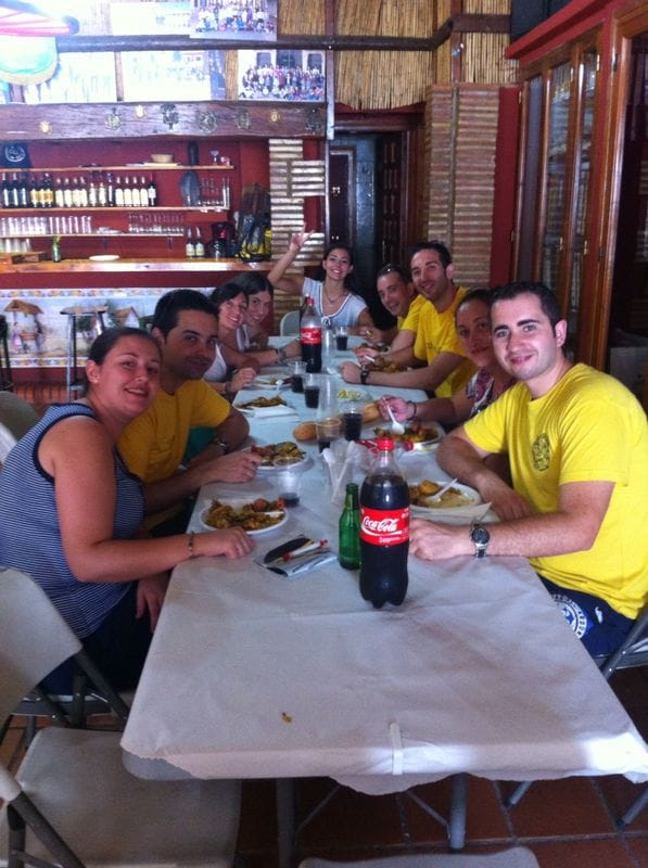 Comida en el casal de la Falla Oeste