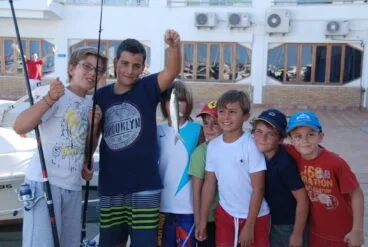 El Real Club Náutico Dénia sigue fomentando la pesca entre los niños