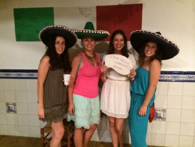 Baix la Mar gritó "Viva México" en su última fiesta 4 Fiesta Mexicana en Baix la Mar