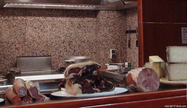 Menú jamón queso y vino El Mosset