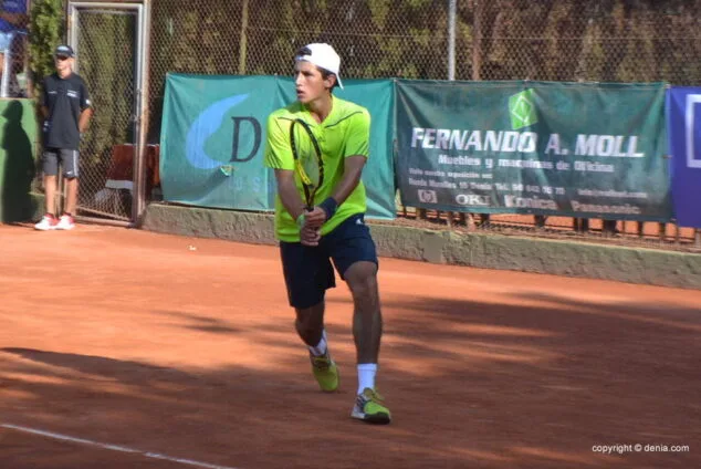 Pedro Cachin fue el vencedor del XXXVI Trofeo Ciudad de Dénia Circuito Orysol 2014 8 Pedro Cachin dando un golpe de revés