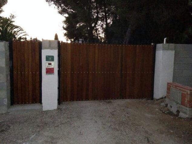 Puerta de acero galvanizada