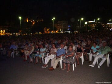 Público de la Cantada de Habaneras de Dénia