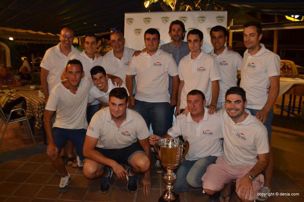 ACYDMA entregó sus trofeos de liga, copa y fútbol 7 1 Ramón Marcilla con sus chicos del Seguros Reale campeón de liga comarcal de fútbol sala