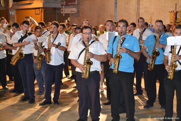 02 Interpretación de música festera en Dénia