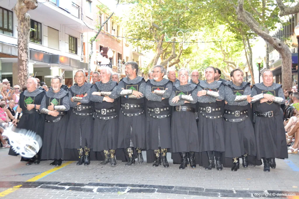 Desfile de gala Dénia 2014 - Filà Cavallers del Me'n Fot