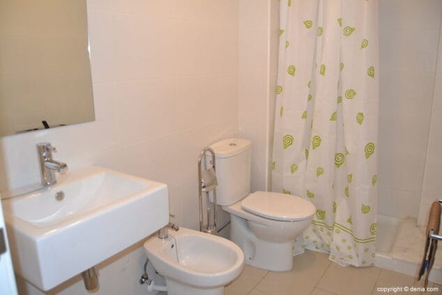 Alquilar loft en Beniarbeig baño