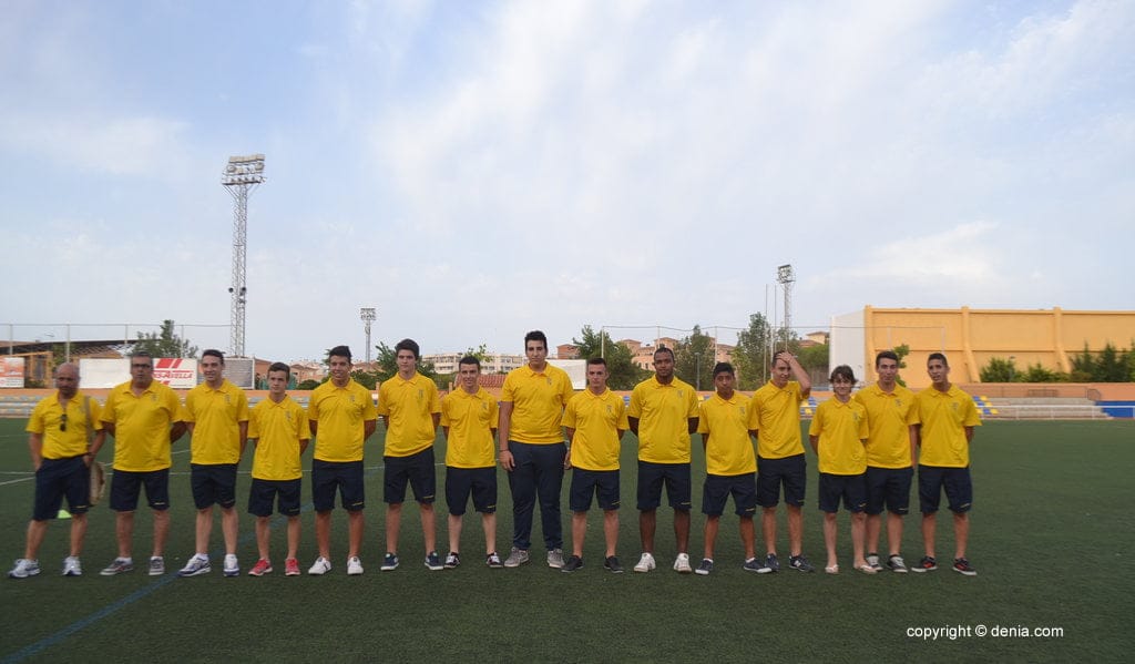 Los equipos juveniles del CD. Dénia juegan en Benidorm 1 El juvenil A del CD. Dénia