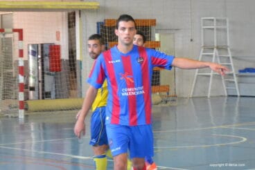 Fran Vives jugador del Levante UD