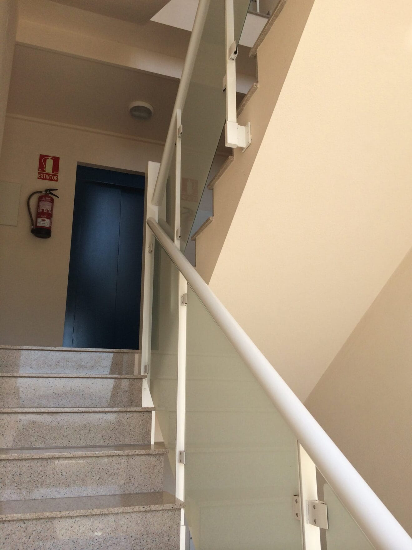 Instalación de Barandilla en urbanización Dénia