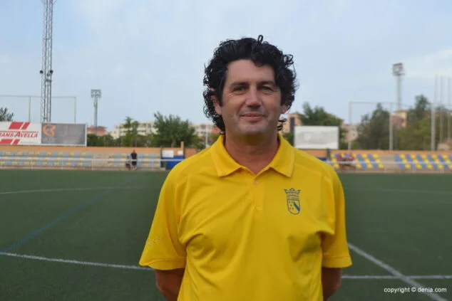 El CD. Dénia presentó a su plantilla para la temporada 2014-15 30 Jesús Moratal Entrenador