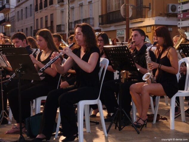 La Banda de dénia en el concierto de música festera