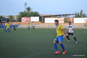 Michael esperando que le llegue el balón