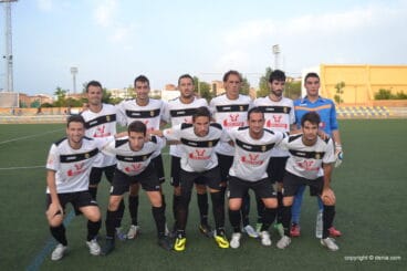 Pepe Aroca sacó este once inicial frente al CD. Dénia