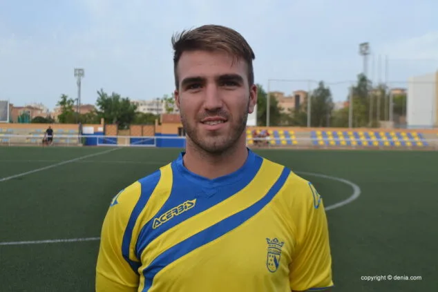 El CD. Dénia presentó a su plantilla para la temporada 2014-15 7 Álex Gaya