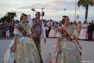 Presentación Falleras Mayores Dénai 2015 – Llegada de las cortes de honor