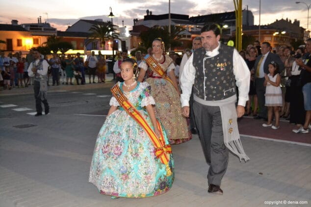11 Presentación Falleras Mayores Dénia 2015 Llegada de Carla y Candela
