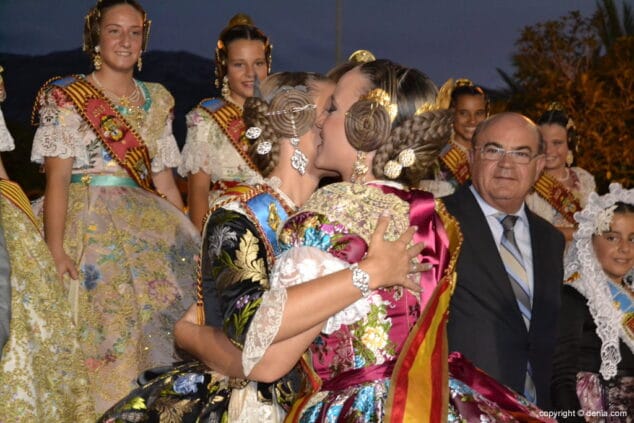 12 Presentación Falleras Mayores Dénia 2015 Llegada de Carla y Candela