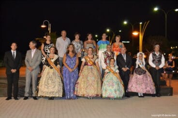 Presentación Falleras Mayores Dénia 2015 – Con la corporación municipal