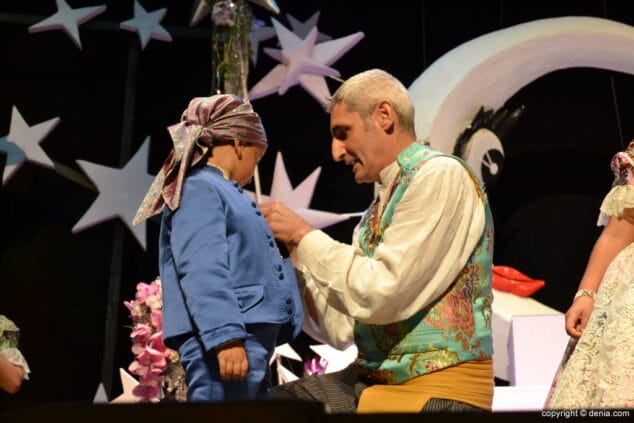Las estrellas de Baix la Mar arropan a Alejandra Pastor en el día de su presentación 31 29 Presentación infantil Baix la Mar Pleitesía de Candela Pastor