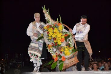 Presentación Falleras Mayores Dénia 2015 – Pleitesía de los cargos 2014
