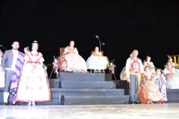 Presentación Falleras Mayores Dénia 2015 – Pleitesía Falla Baix la Mar