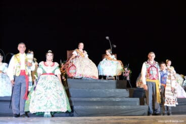 Presentación Falleras Mayores Dénia 2015 – Pleitesía Falla Darrere del Castell