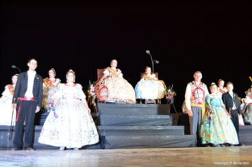 Presentación Falleras Mayores Dénia 2015 – Pleitesía Falla Diana