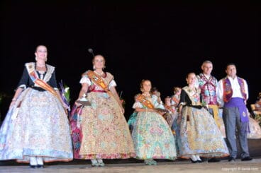 Presentación Falleras Mayores Dénia 2015 – Pleitesía Reinas de las Fiestas de Elche