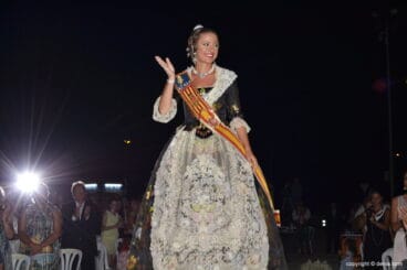 Presentación Falleras Mayores Dénia 2015 – Pleitesía Fallera Mayor de Valencia