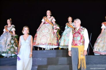 Presentación Falleras Mayores Dénia 2015 – Presentadora Helena García