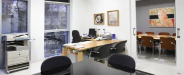 Acceso de la notaría de Secundino García
