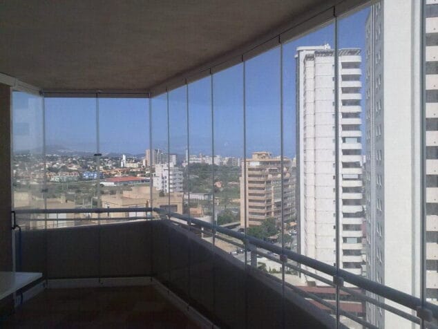 Cerramientos de cristal de Alu Cardona