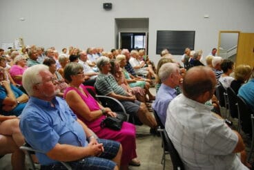 Charla a residentes extranjeros