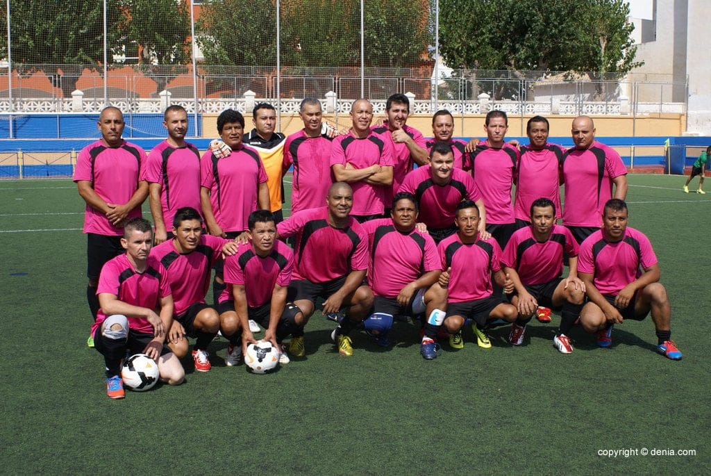 Equipo de Eurolatinos ante Solcasa Dénia