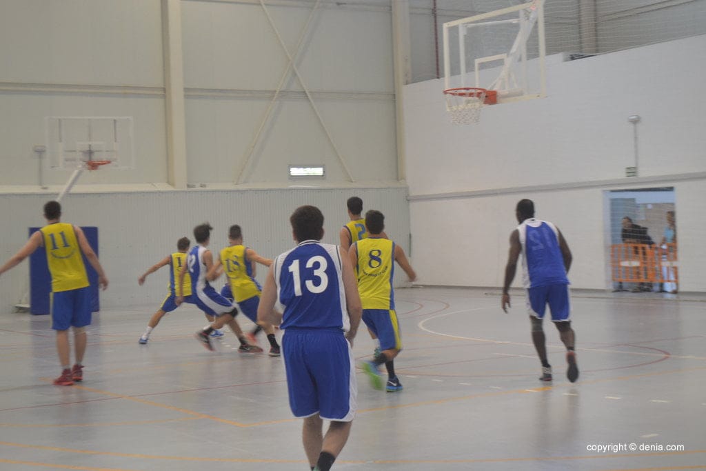 El Dénia Básquet realizó un gran trabajo defensivo