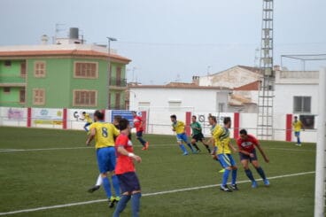 El Pego salido dominando al CD. Dénia