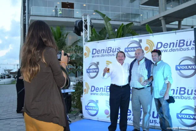 Fiesta de presentación en sociedad de Denibus+