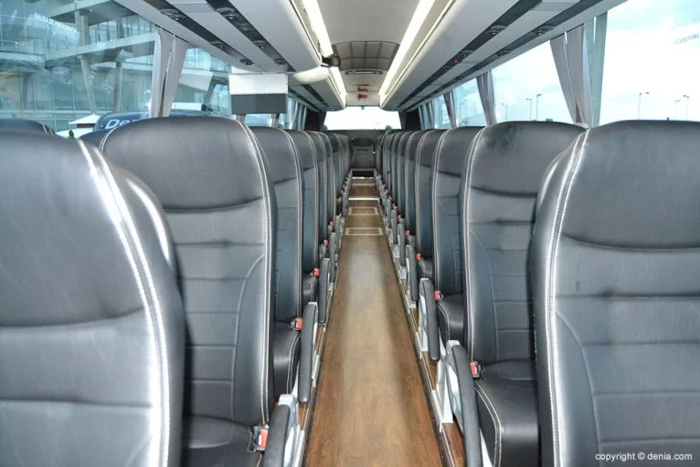 Interieur van een van de high-end bussen van Denibus Plus